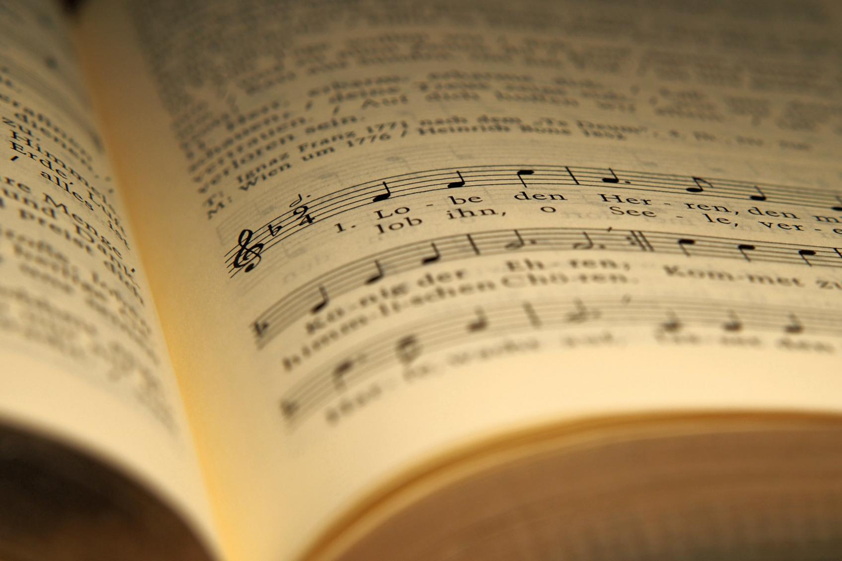 book-7642093_by_Ralf1403 _pixabay_pbs (c) pixa bay.com